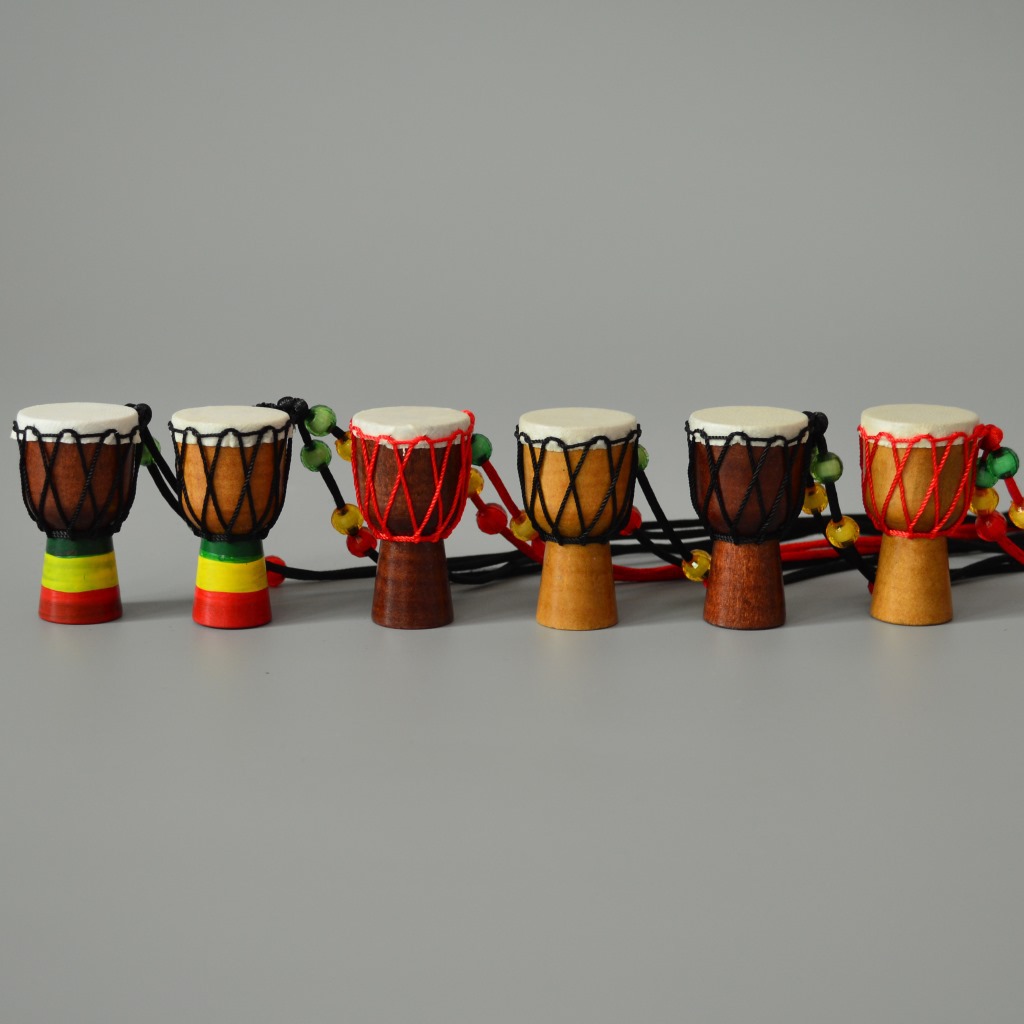 1 pc Mini Jambe Drummer Individuality Djembe Pendant Percussion Musical Instrument Necklace African Hand Drum Accessories