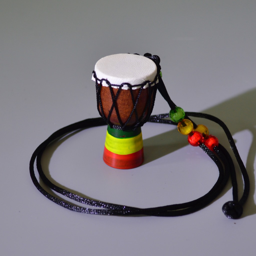 1 pc Mini Jambe Drummer Individuality Djembe Pendant Percussion Musical Instrument Necklace African Hand Drum Accessories