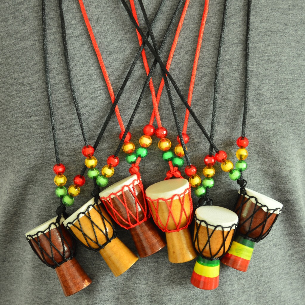 1 pc Mini Jambe Drummer Individuality Djembe Pendant Percussion Musical Instrument Necklace African Hand Drum Accessories