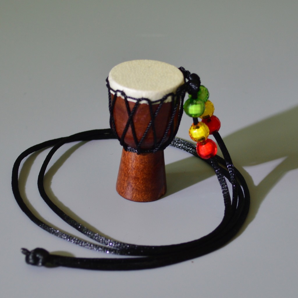 1 pc Mini Jambe Drummer Individuality Djembe Pendant Percussion Musical Instrument Necklace African Hand Drum Accessories